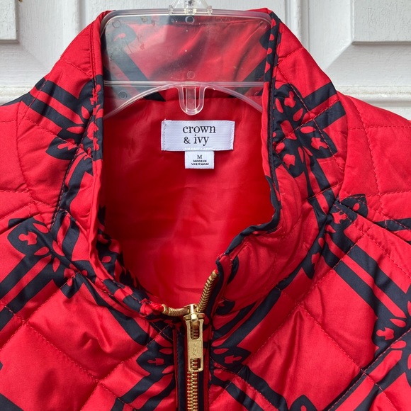 Crown & Ivy Quilted Vest - Picture 3 of 10